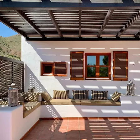 Casa Blanca Apartment *